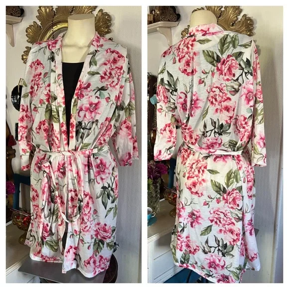 Open-Front Robe - Picture 5 of 14